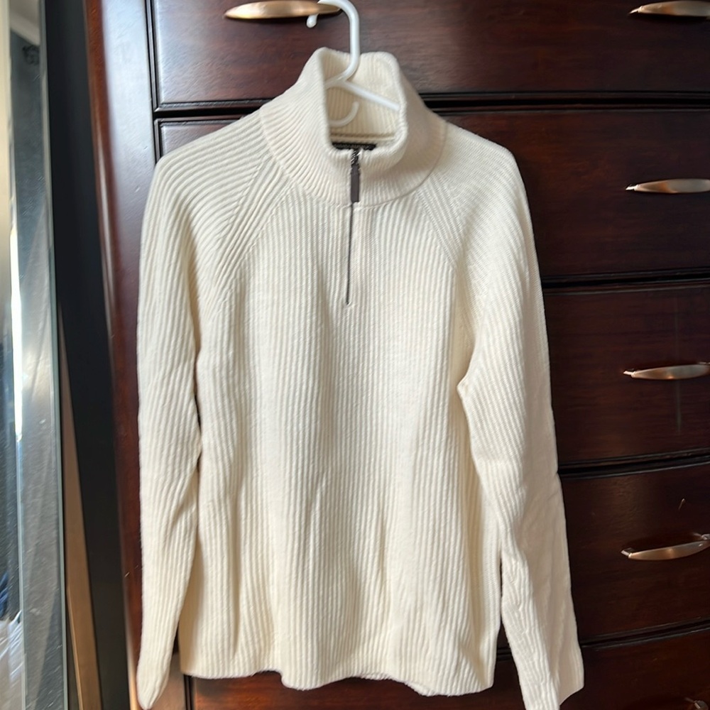Banana Republic Cabin Sweater in cream color / size medium.